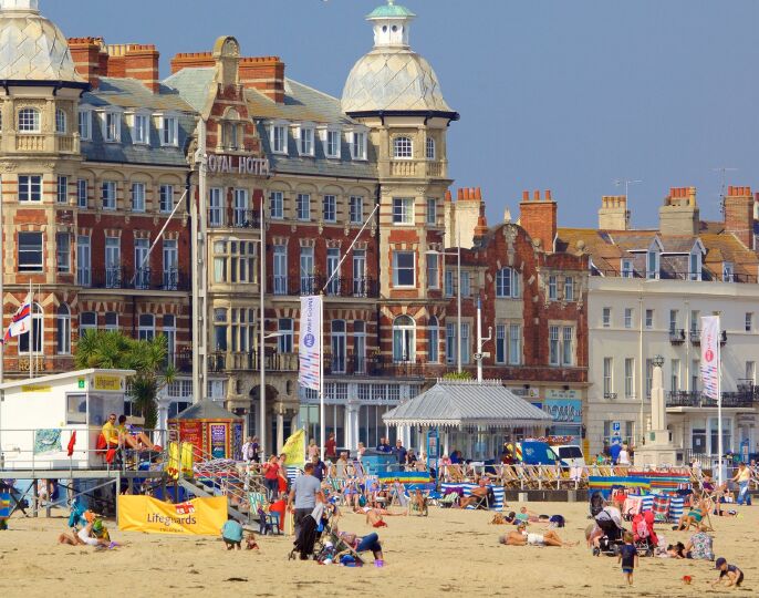 Campamento de verano para jovenes en Bournemouth, Inglaterra. Vista del muelle.